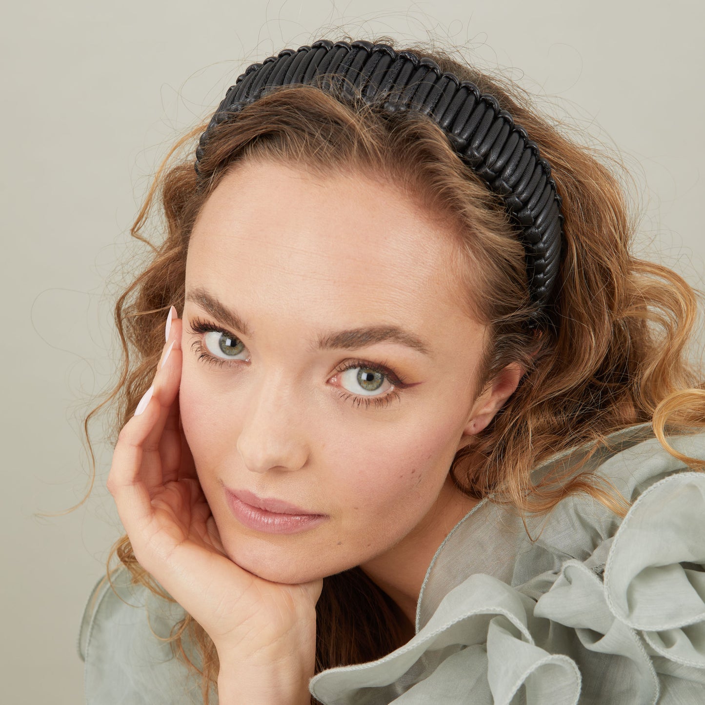 Black vegan leather knotted headband - Knottinger