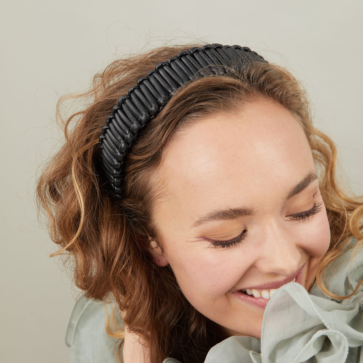 Black vegan leather knotted headband - Knottinger
