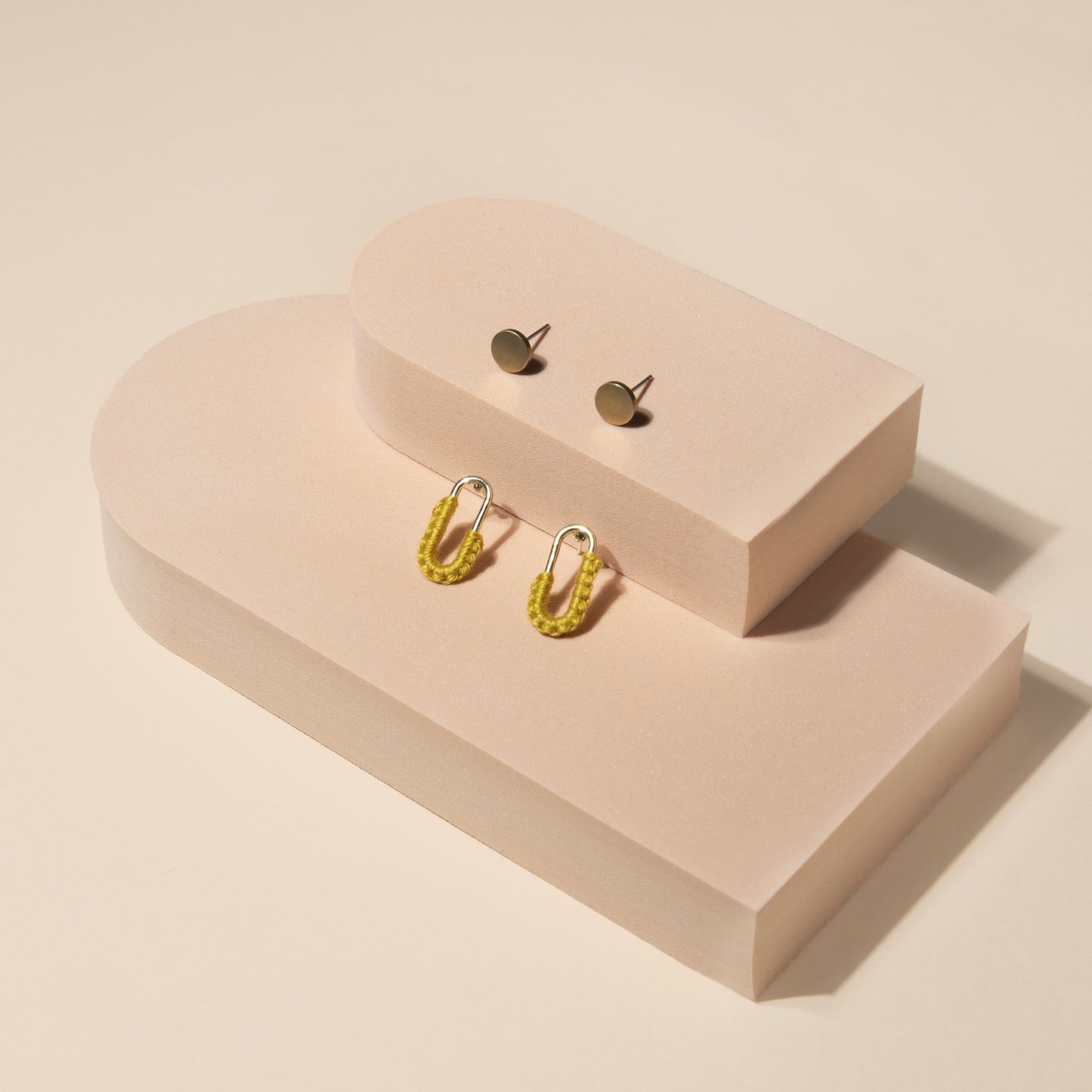 Duo colour studs - knottinger.