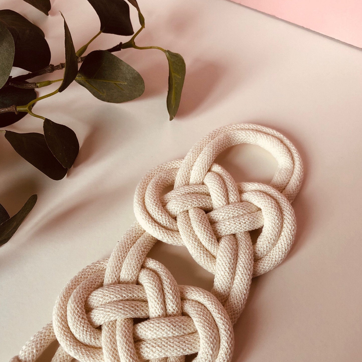 Wall Knot ‘Noomi’ - Macrame wall hanging - knottinger.