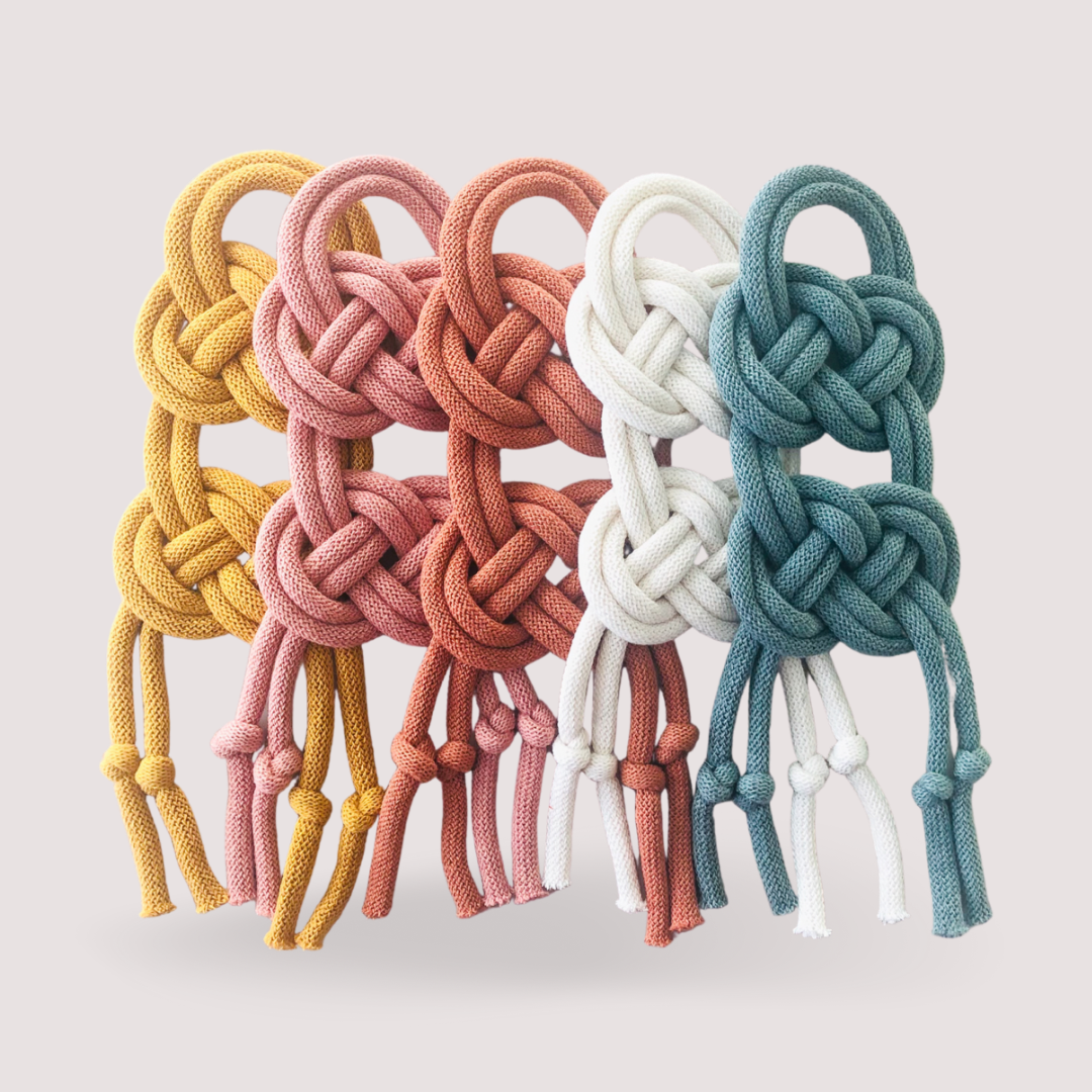 Wall Knot ‘Noomi’ - Macrame wall hanging - knottinger.