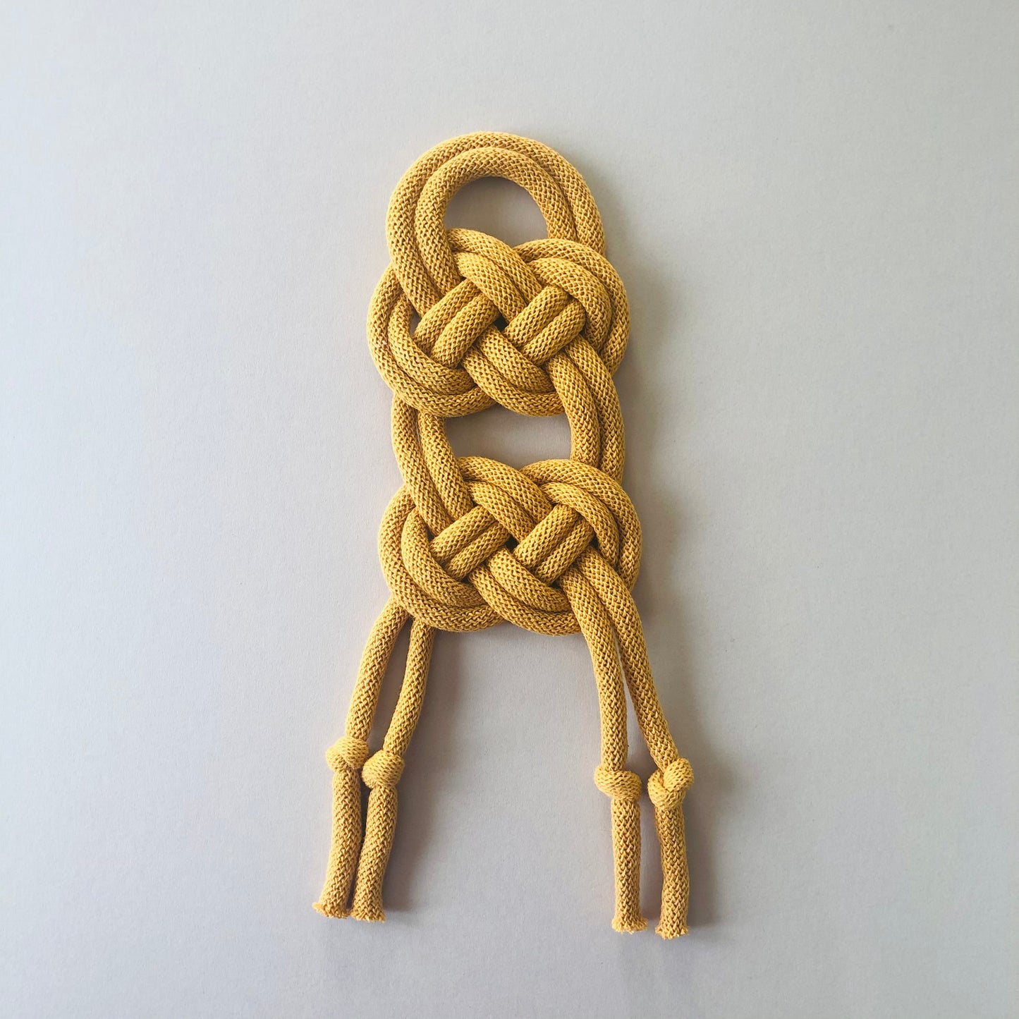Wall Knot ‘Noomi’ - Macrame wall hanging - knottinger.