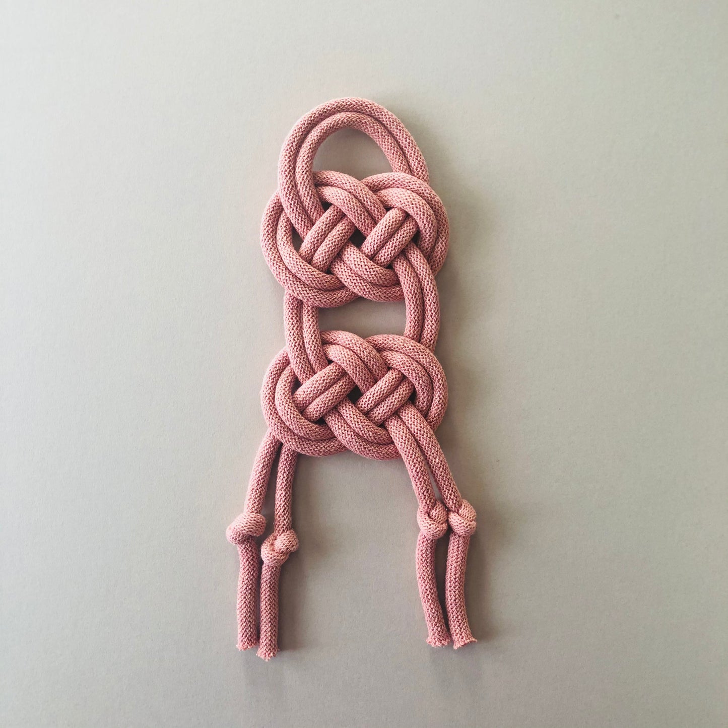Wall Knot ‘Noomi’ - Macrame wall hanging - knottinger.