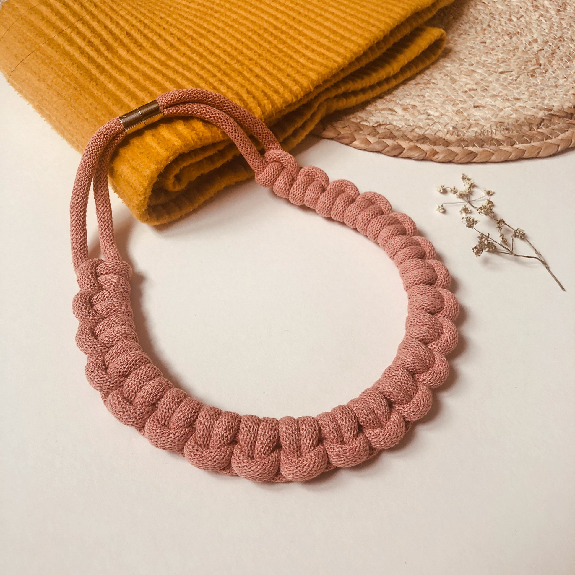 Blush pink Anna necklace - knottinger.