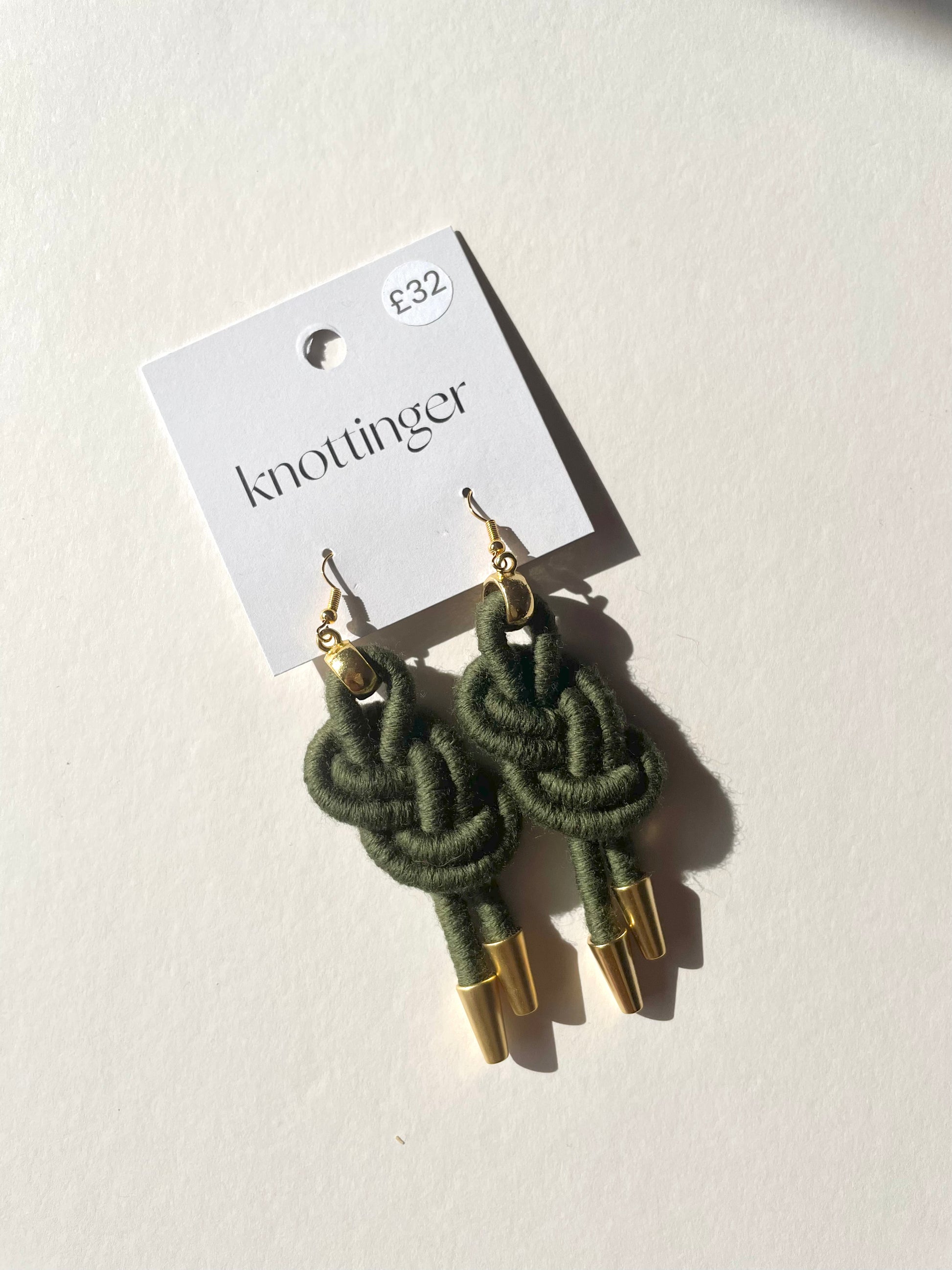 Figure eight knot earrings - Super seconds - Knottinger